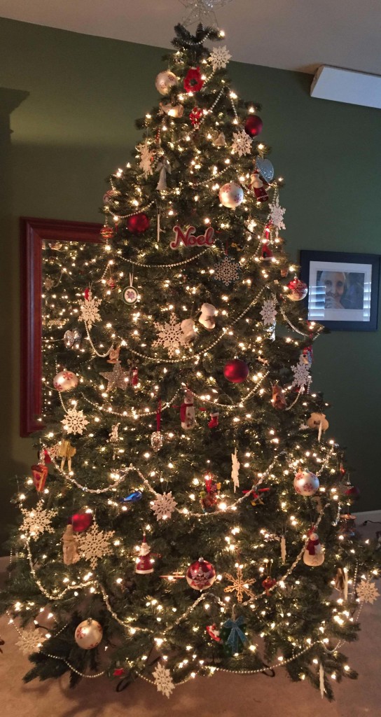 19 steps to a perfectly decorated christmas tree blogher 19 steps to a perfectly decorated christmas tree blogher
